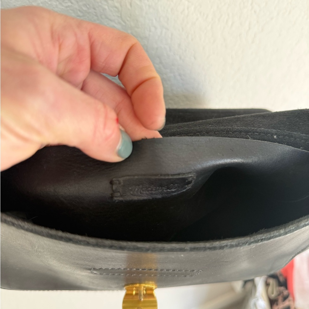 Madewell Black Leather Crossbody Bag Gold Hardware - Picture 7 of 11